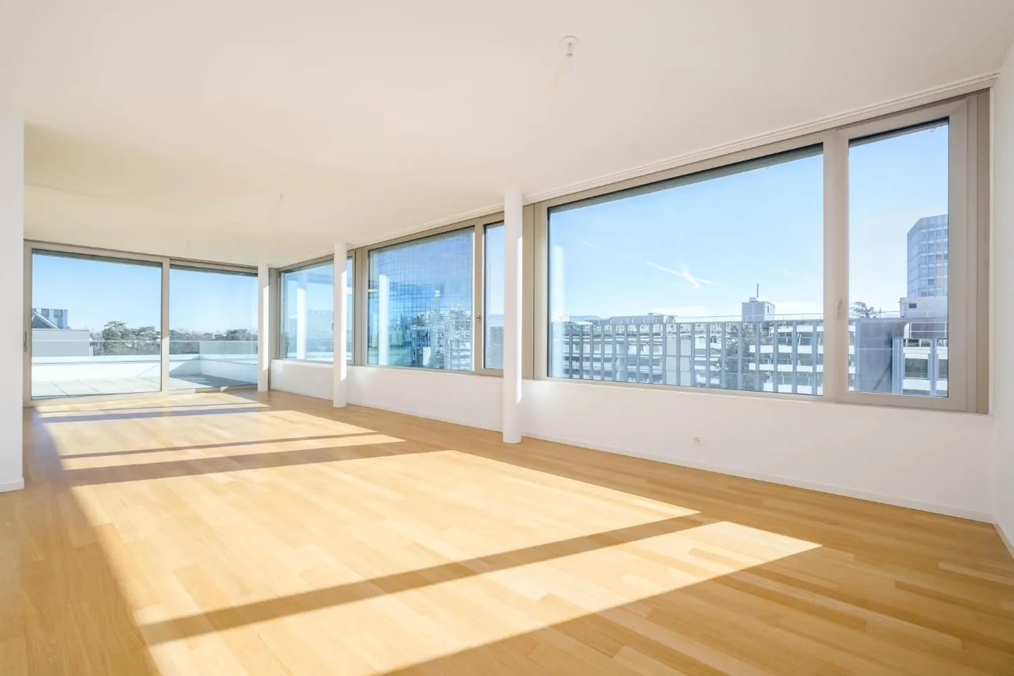 Very beautiful penthouse near the Nations - Photo 1 of 6