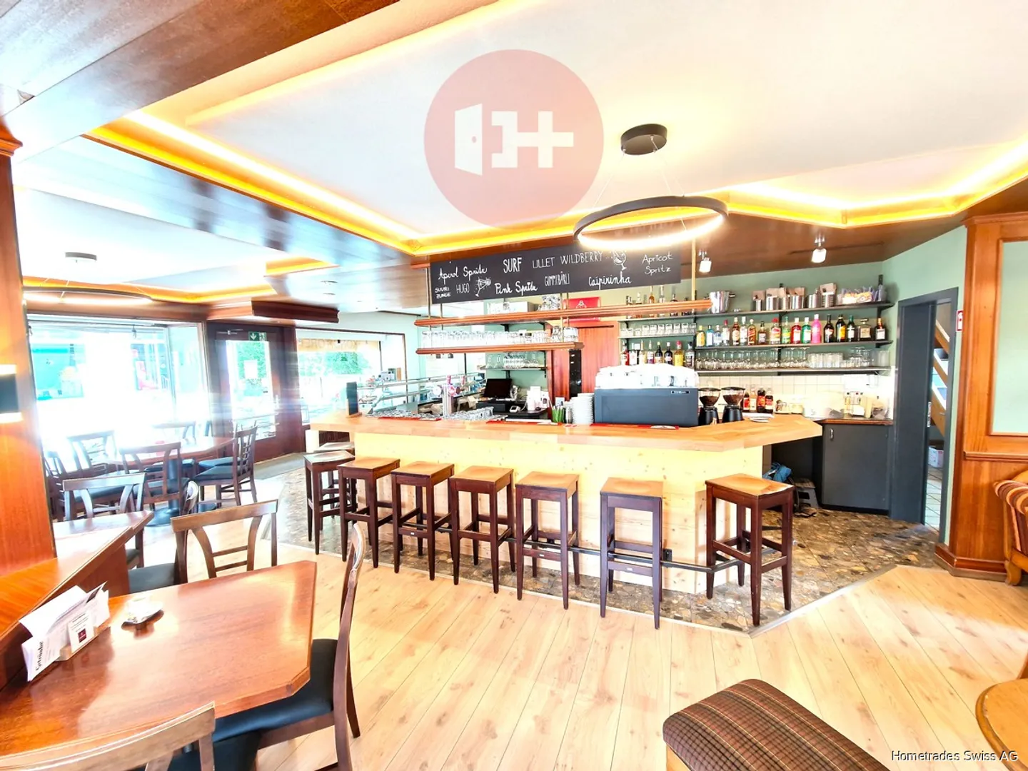 SPACIOUS RESTAURANT / BAR, CENTRALLY LOCATED - Photo 1 of 6