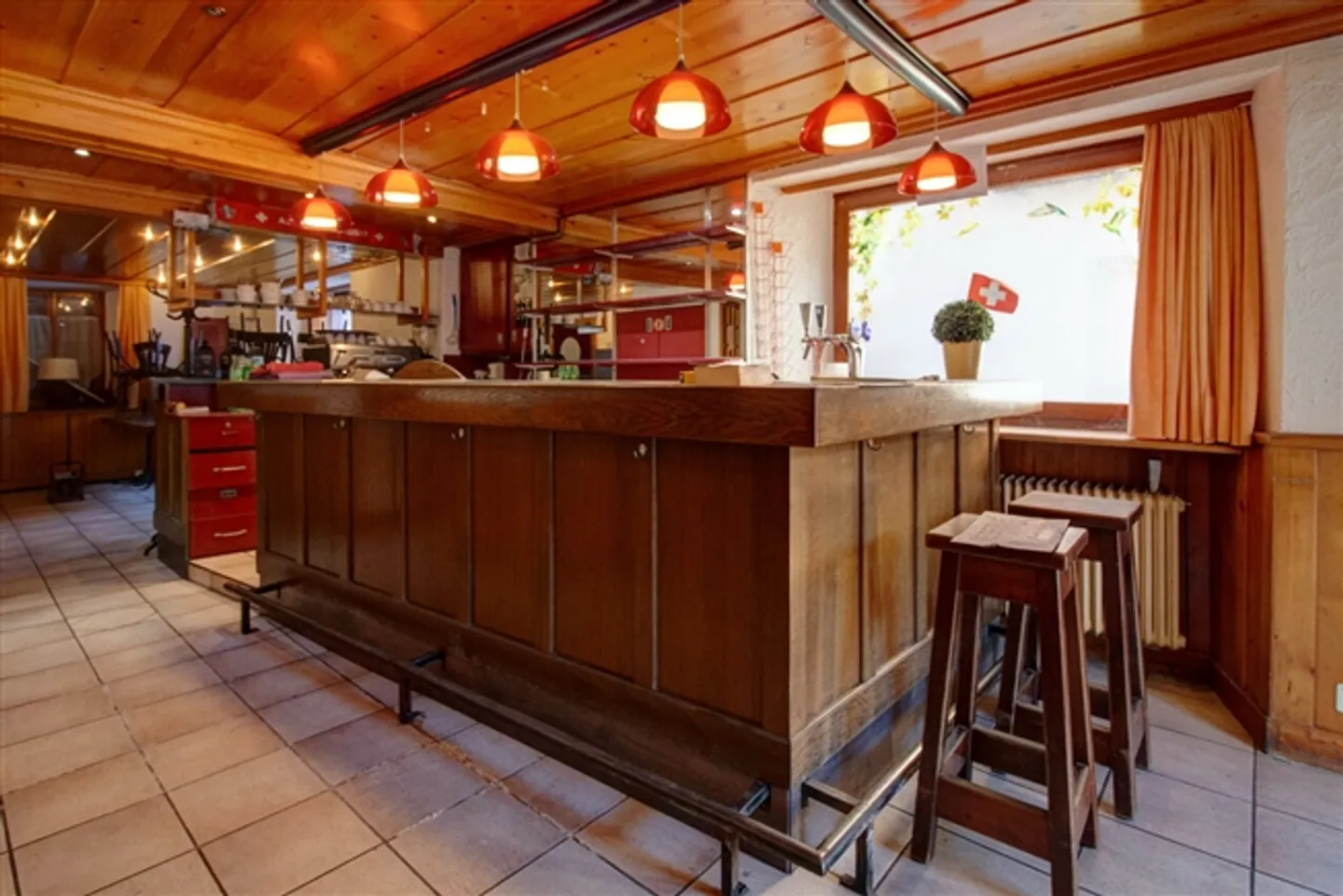 Mixed-Use Building in Versegères - Photo 9 of 12