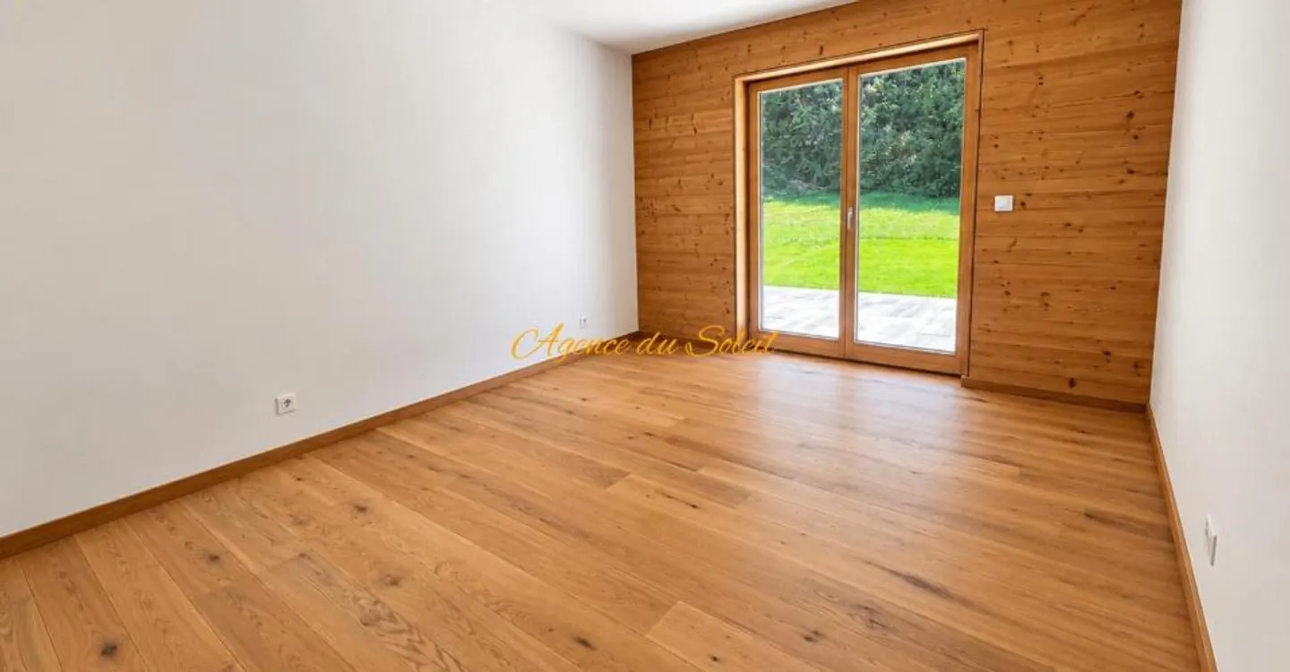 High-end 4.5-room apartment, new and ideally located in Crans! - Photo 4 of 11