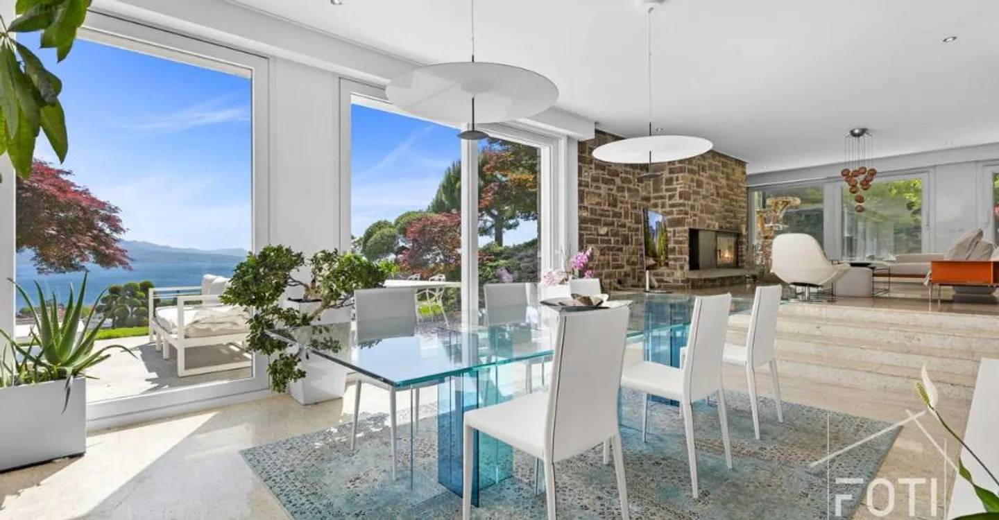 Duplex 5.5 rooms of 231 m² - 1,100 m² garden, private pool and lake view - Lutry - Photo 11 of 13