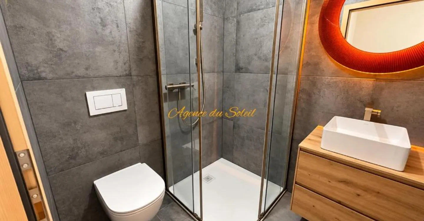 High-end 4.5-room apartment, new and ideally located in Crans! - Photo 9 of 11