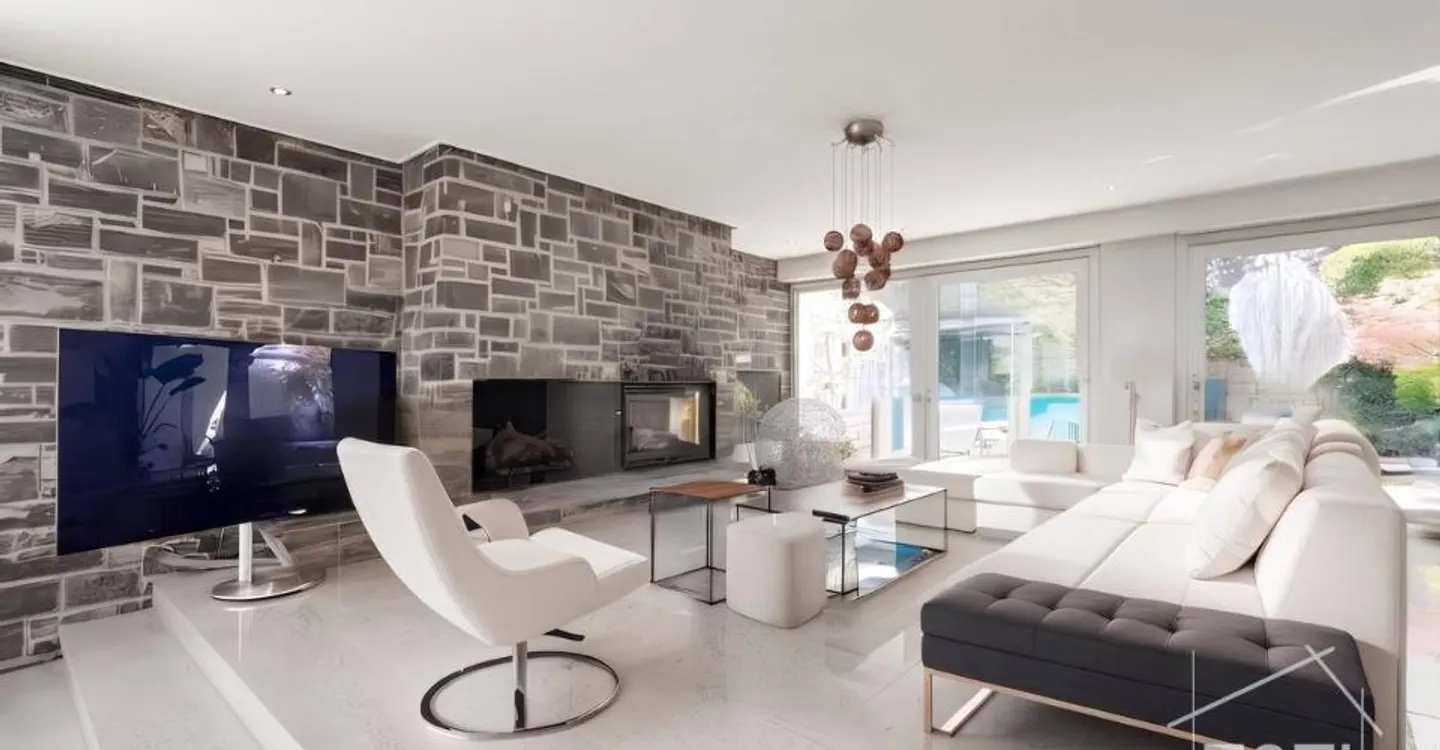 Duplex 5.5 rooms of 231 m² - 1,100 m² garden, private pool and lake view - Lutry - Photo 9 of 13