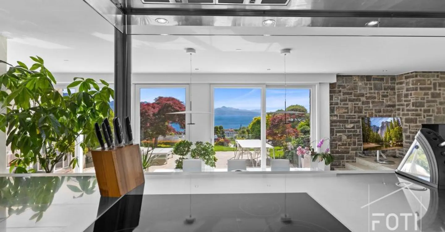 Duplex 5.5 rooms of 231 m² - 1,100 m² garden, private pool and lake view - Lutry - Photo 12 of 13