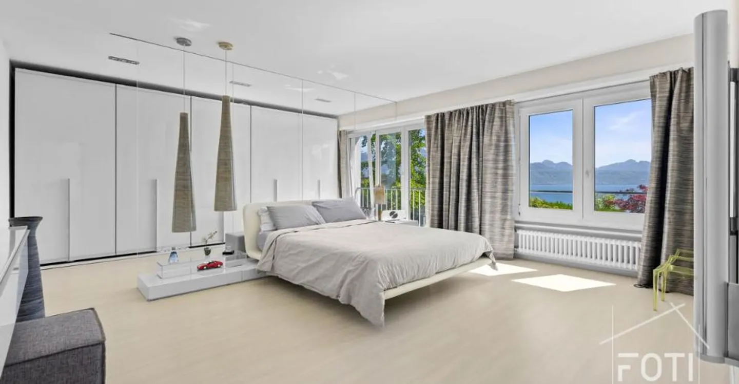 Duplex 5.5 rooms of 231 m² - 1,100 m² garden, private pool and lake view - Lutry - Photo 13 of 13