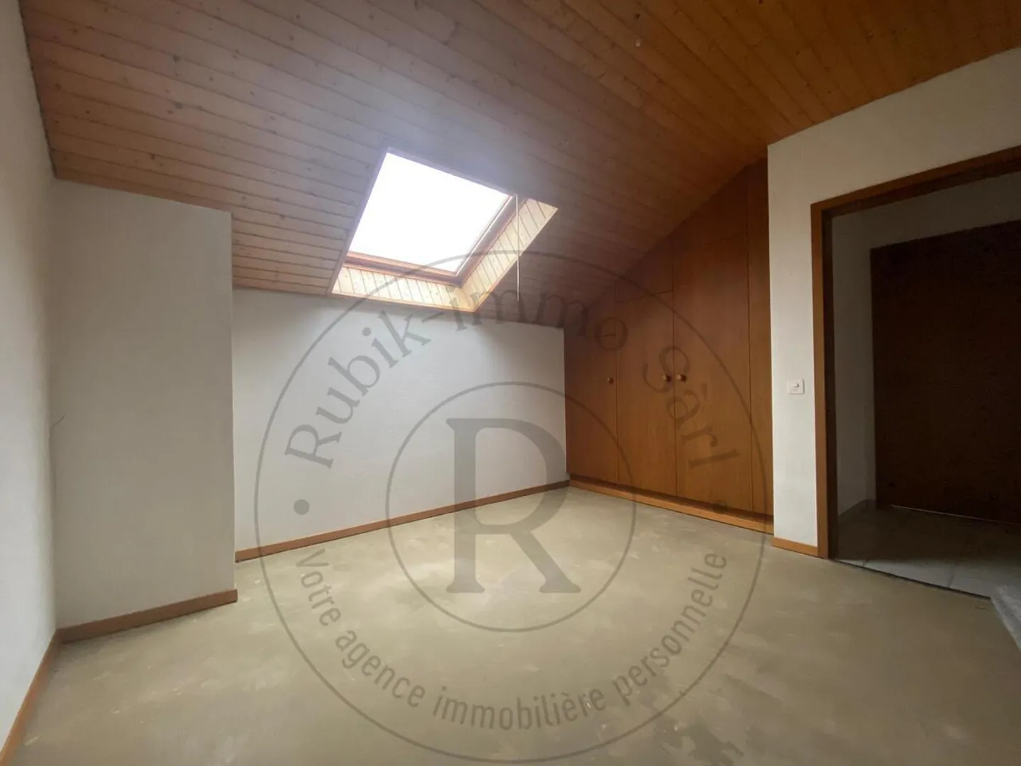 Bella casa da ristrutturare vicino alla stazione ferroviaria - Foto 8 di 13