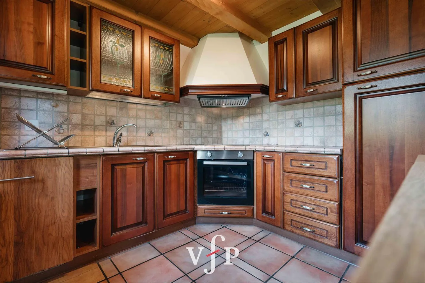 Charming Detached Chalet - Photo 5 of 10