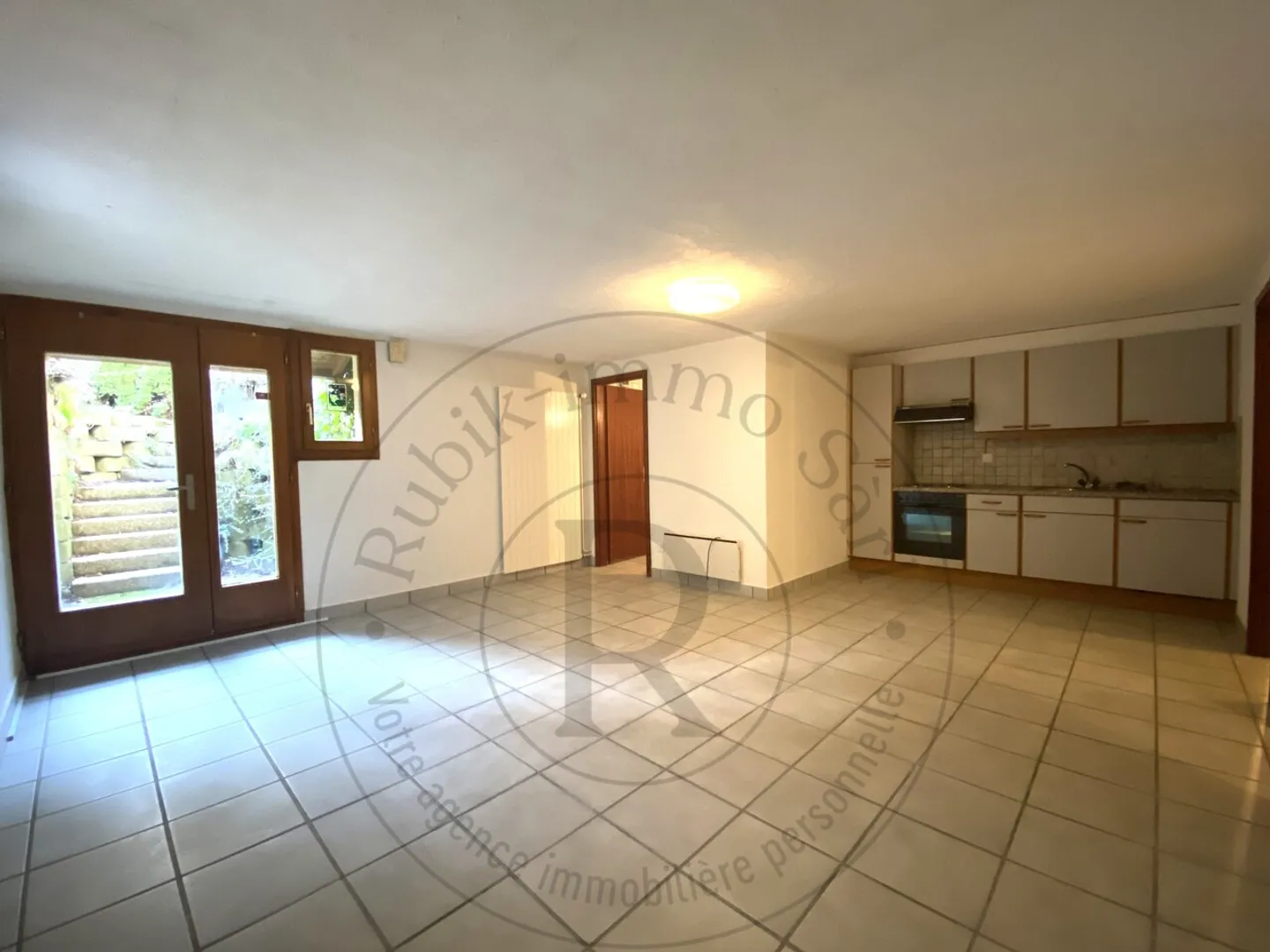 Bella casa da ristrutturare vicino alla stazione ferroviaria - Foto 10 di 13