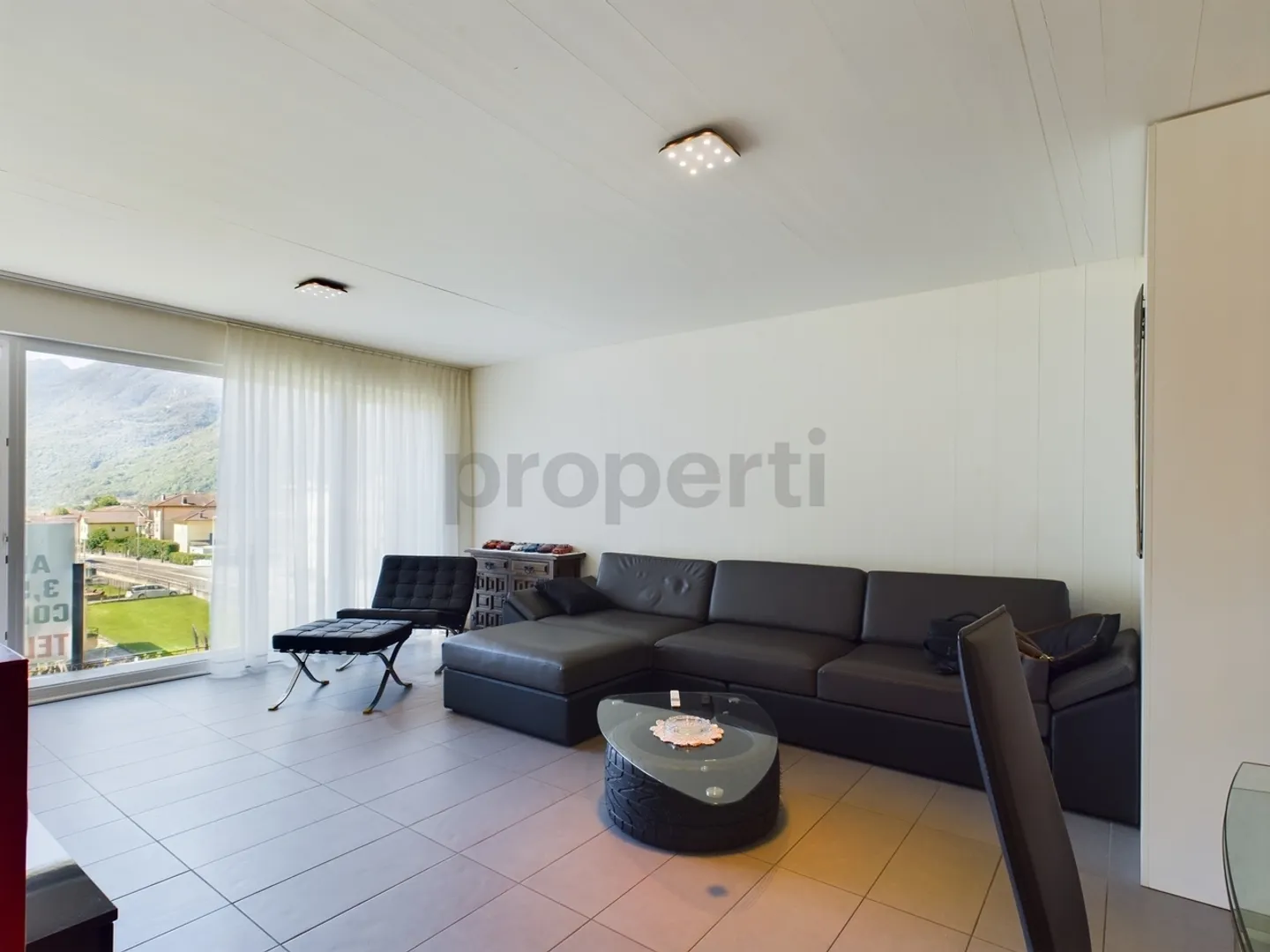 Modern 3.5-room apartment with garage in Biasca - Photo 6 of 11