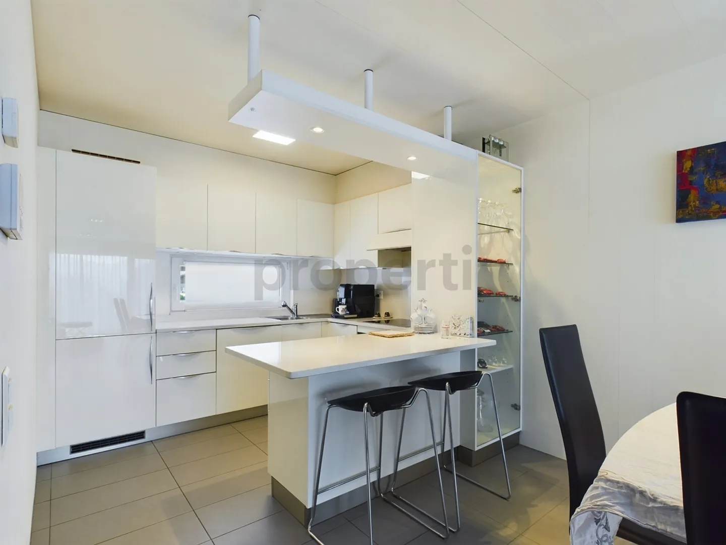Modern 3.5-room apartment with garage in Biasca - Photo 4 of 11