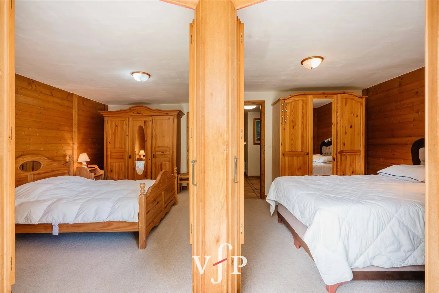 Charming Detached Chalet - Photo 8 of 10