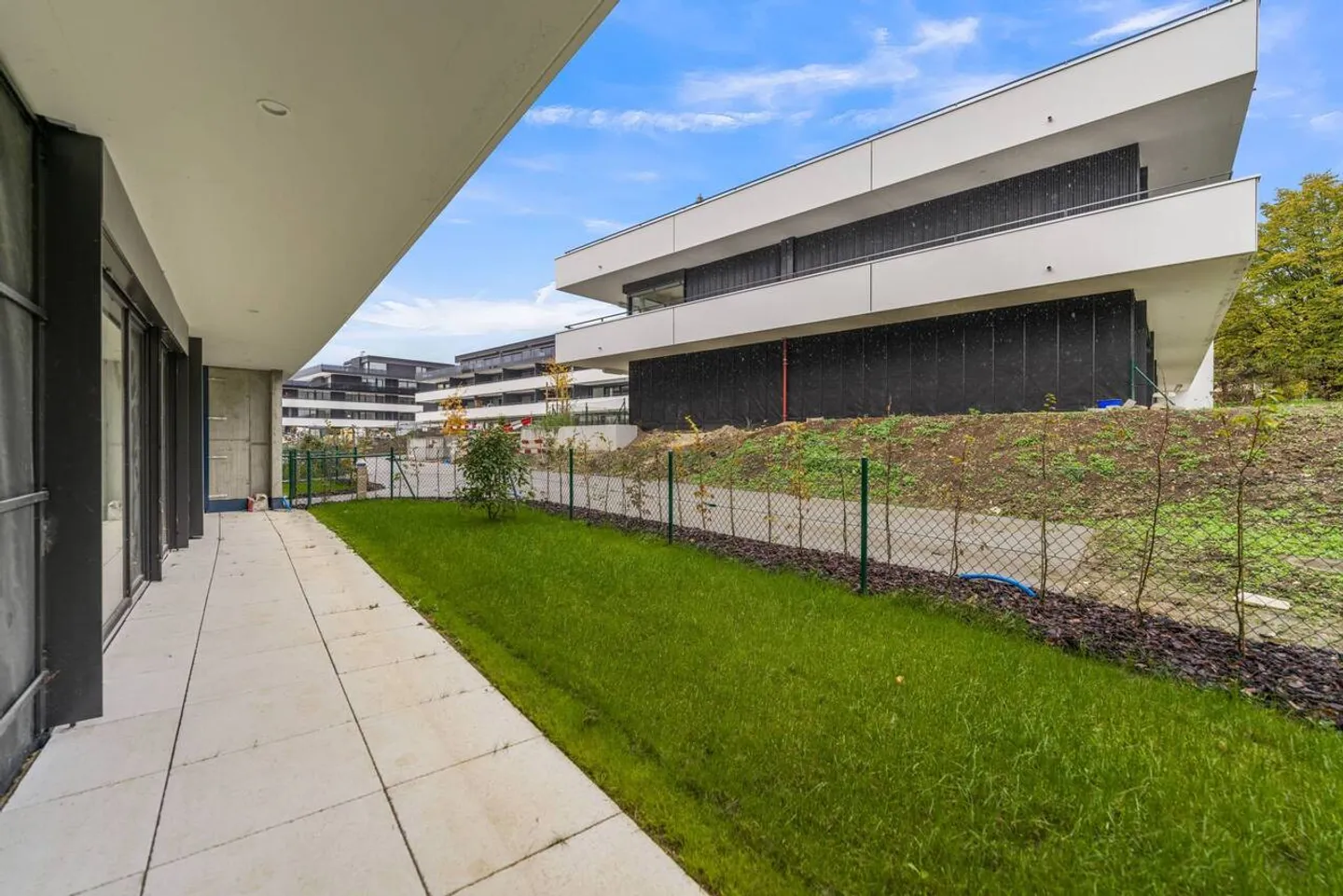 Füße im Wasser! Neue Penthouse-Wohnung mit 5,5 Zimmern und Garten - Foto 11 von 12