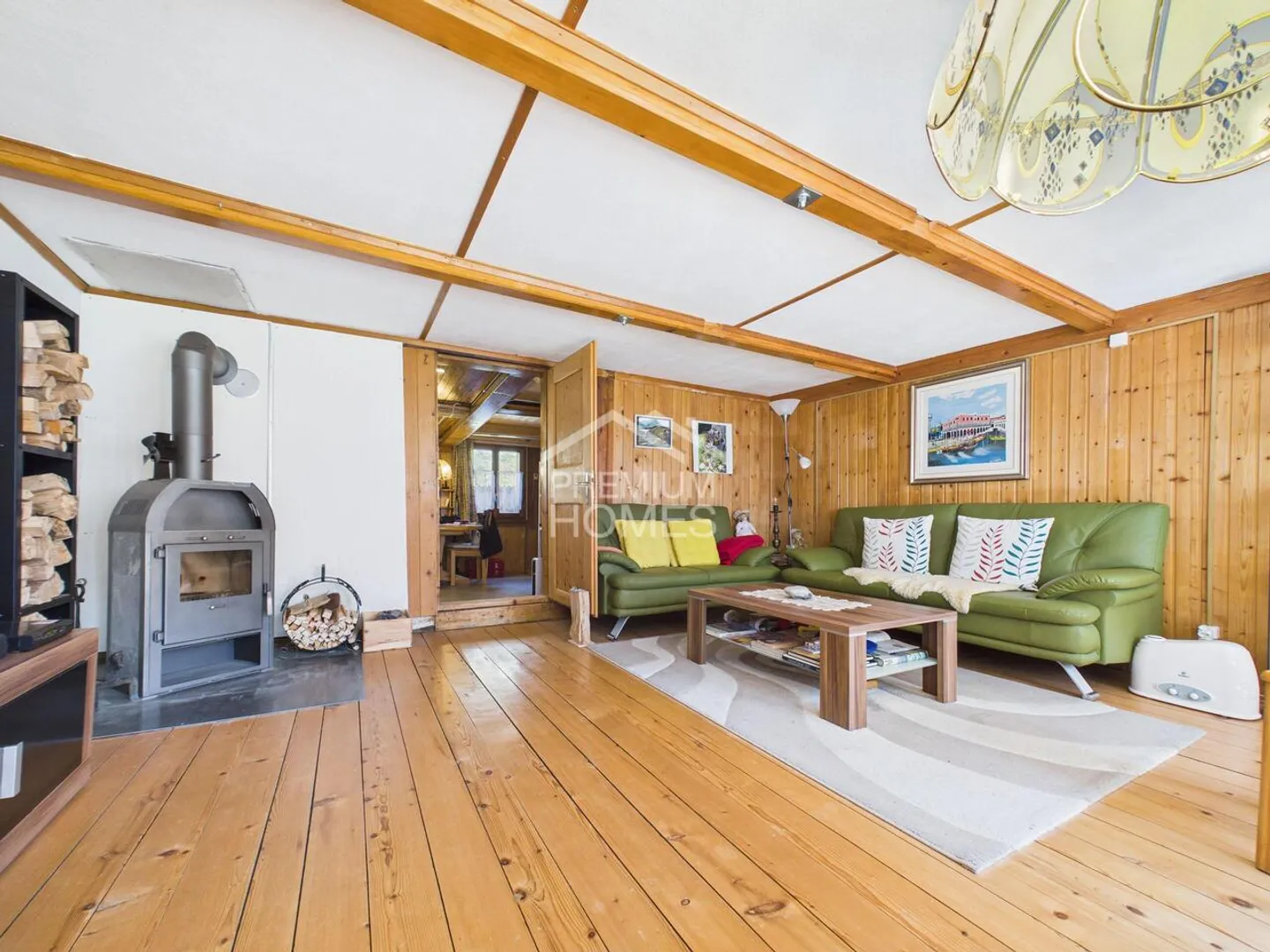 A Home with Mountain View - Photo 4 of 9