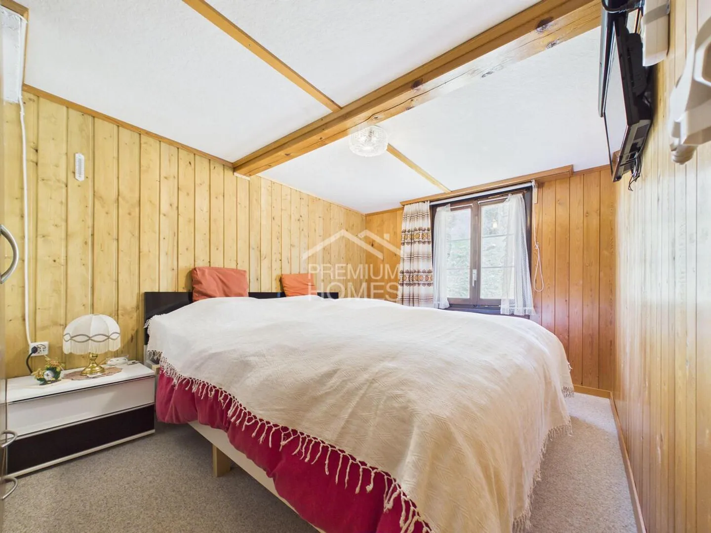 A Home with Mountain View - Photo 6 of 9