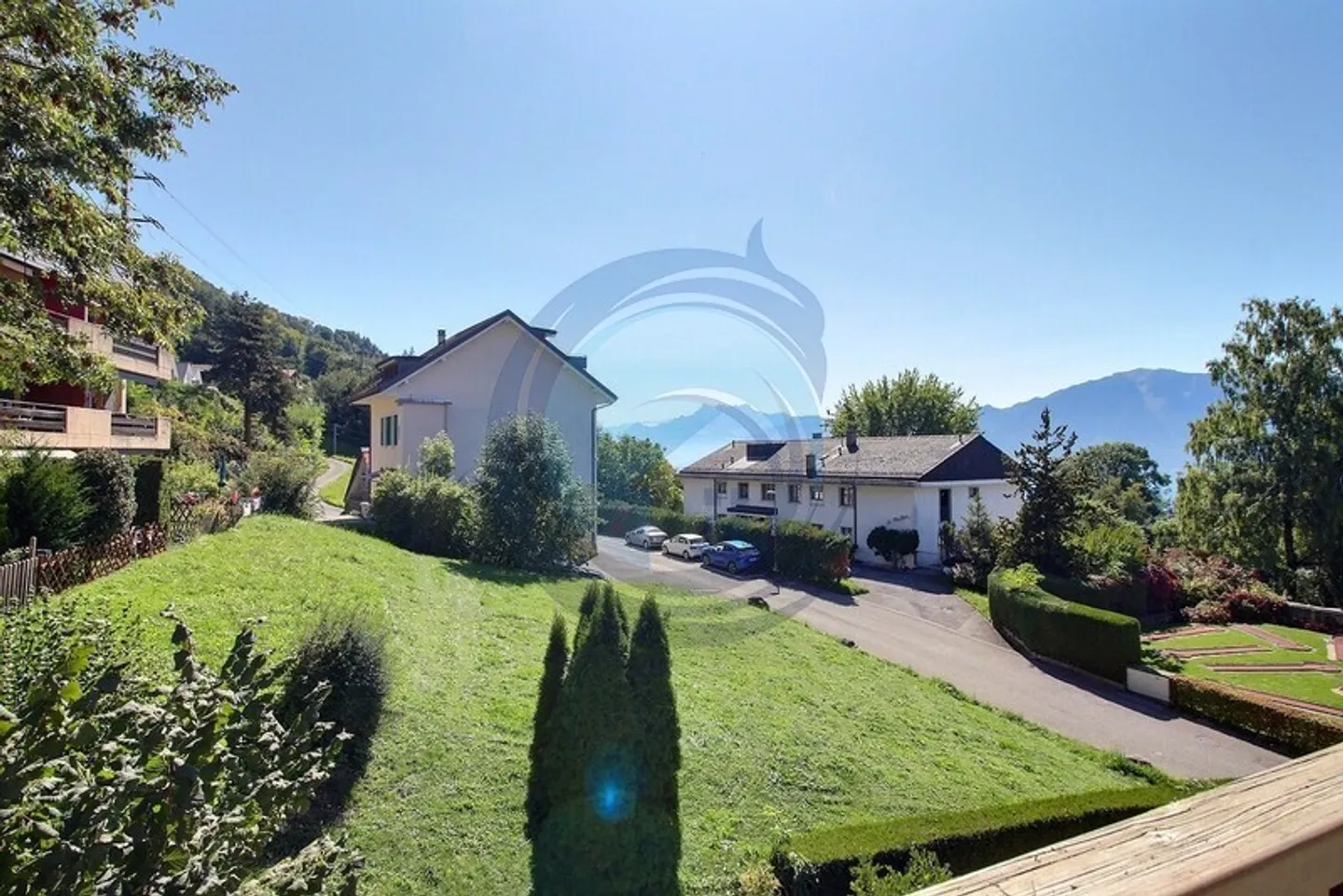 BEL APPARTAMENTO TRAVERSANTE DI 3,5 VANI CON BEL BALCONE - Foto 2 di 11