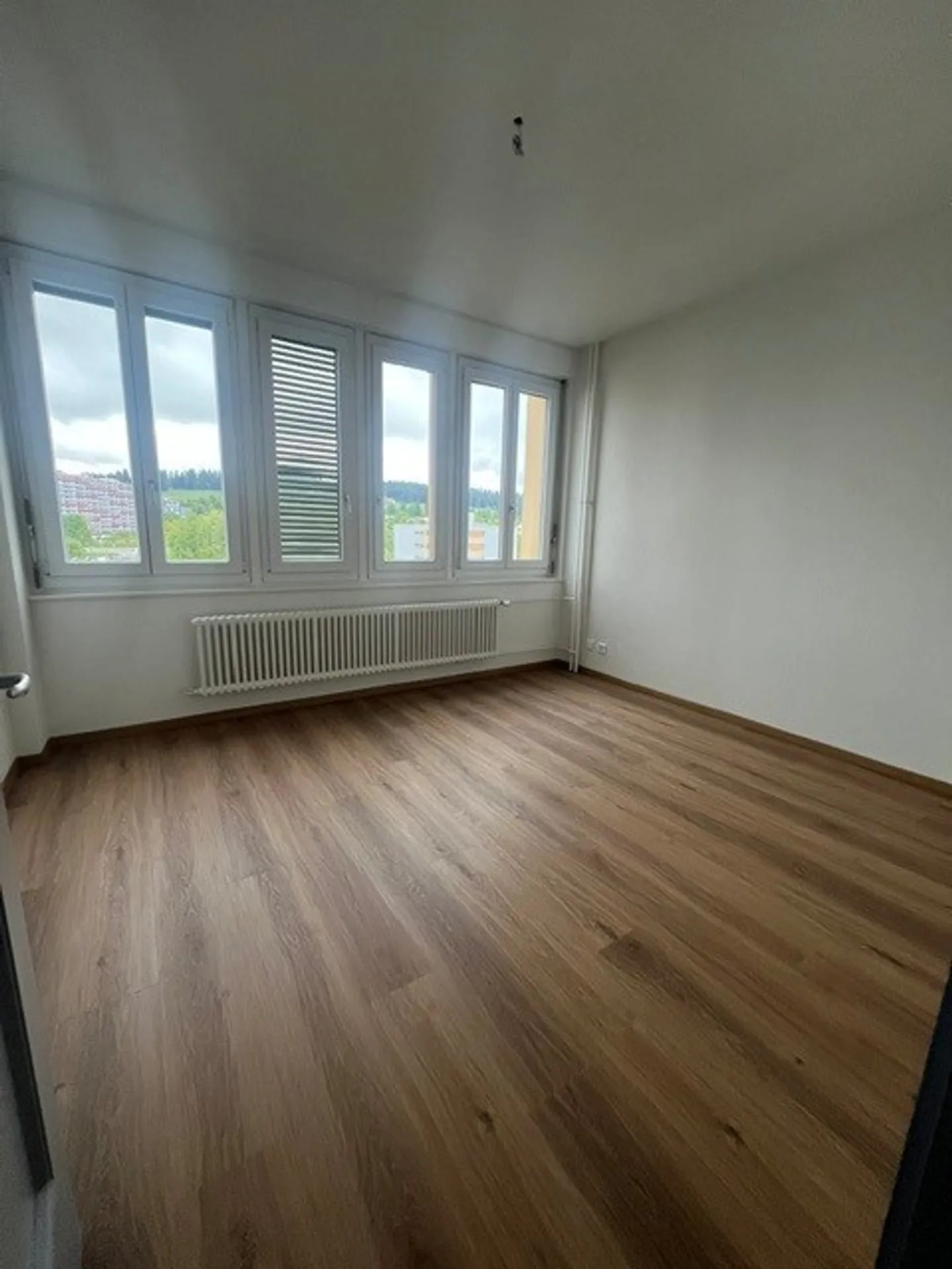 Appartement avec 3 chambres entièrement rénové - Photo 4 sur 7