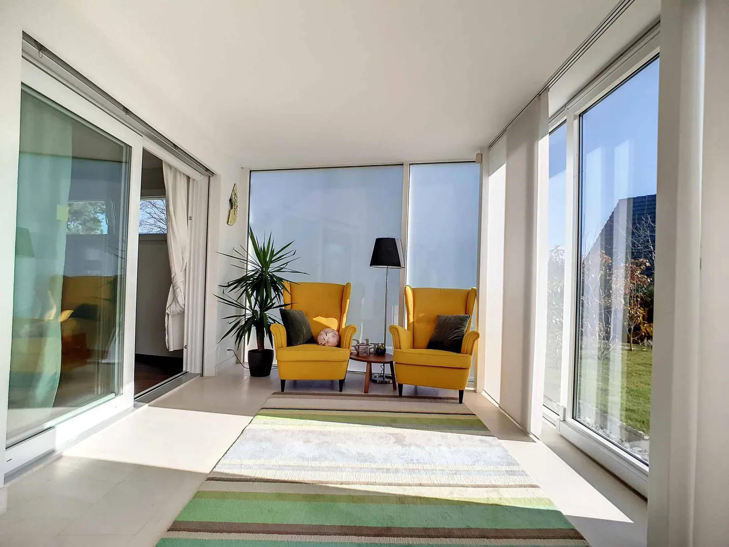 Außergewöhnliche Villa: zwei angrenzende Wohnungen an der ISL - Foto 3 von 13