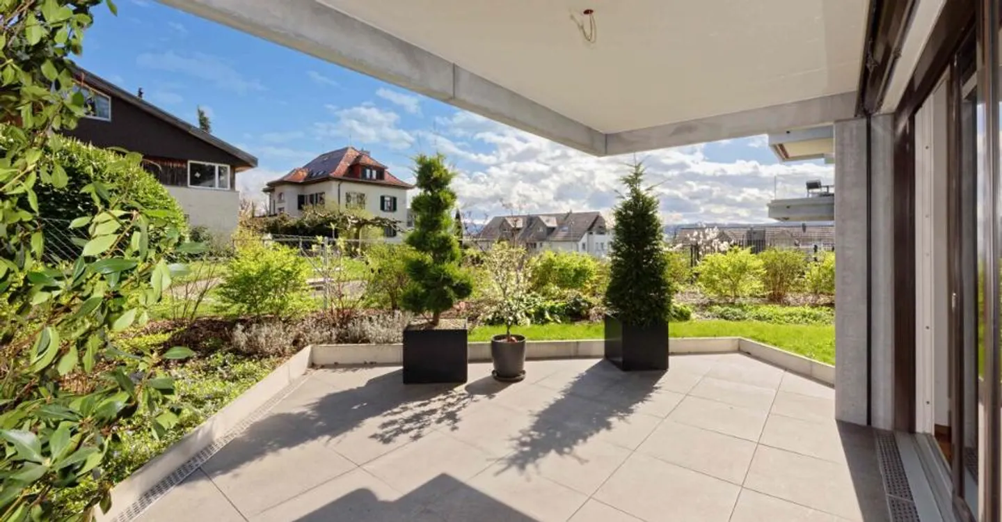 Modern Garden Apartment with High-Quality Finish in Herrliberg - Photo 1 of 5