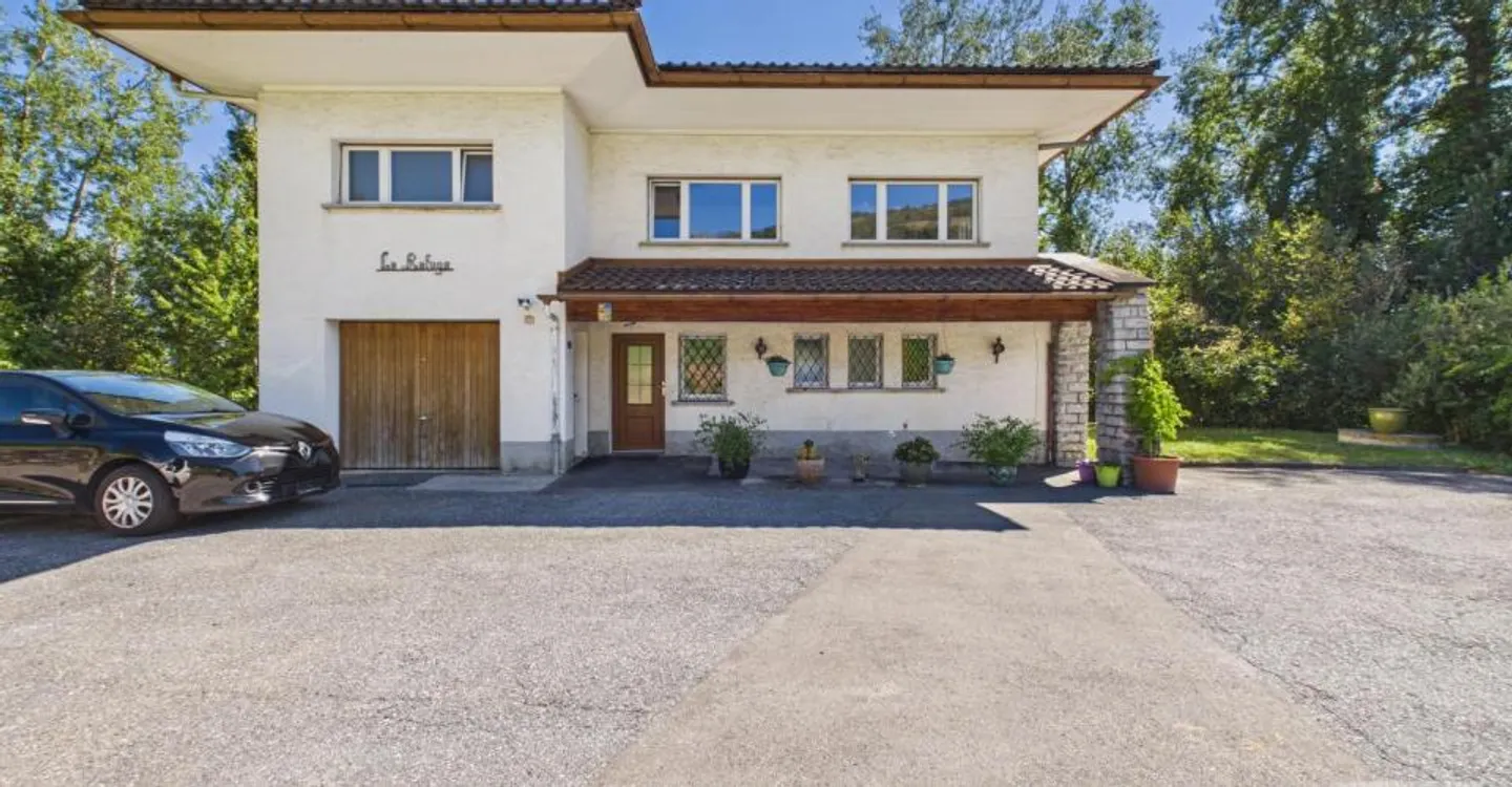 Spacious House with Scenic Views - Photo 1 of 12