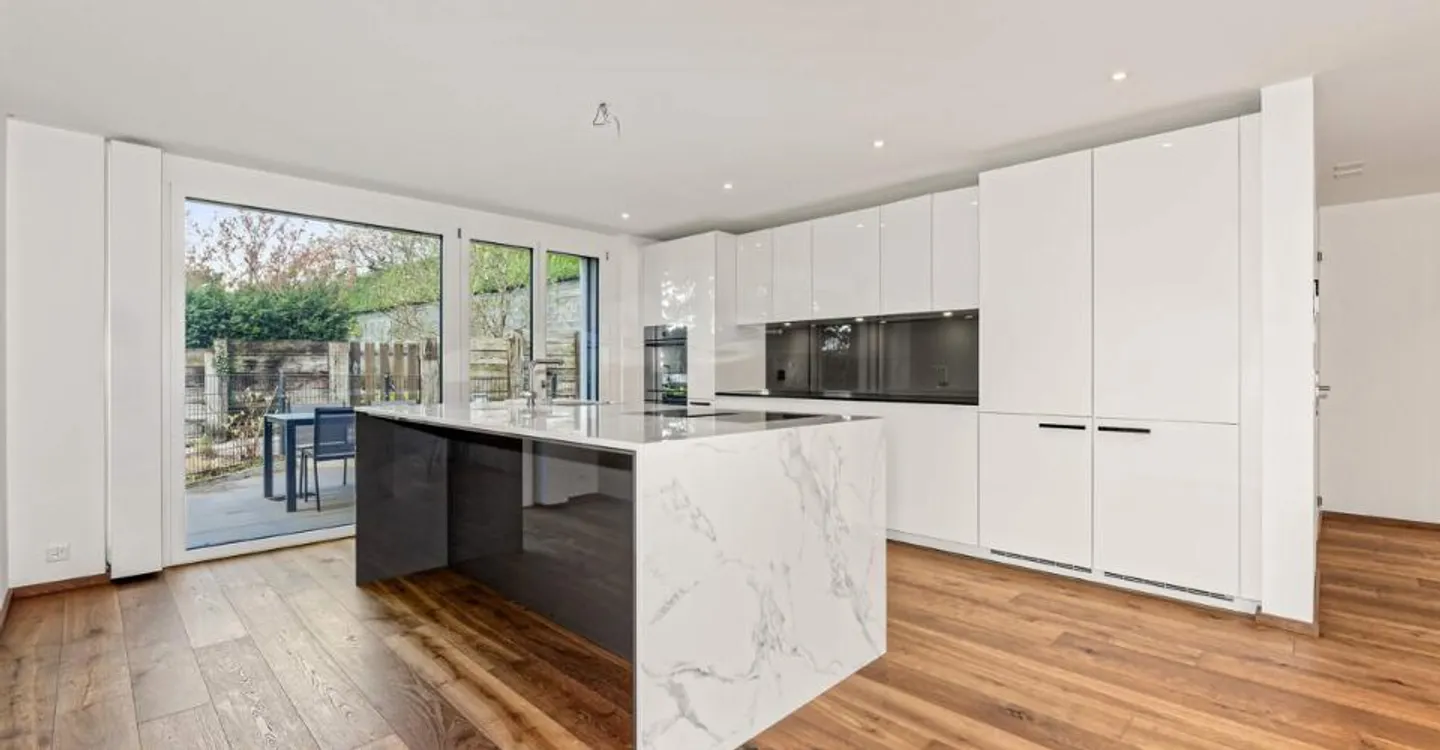 Modern Garden Apartment with High-Quality Finish in Herrliberg - Photo 3 of 5