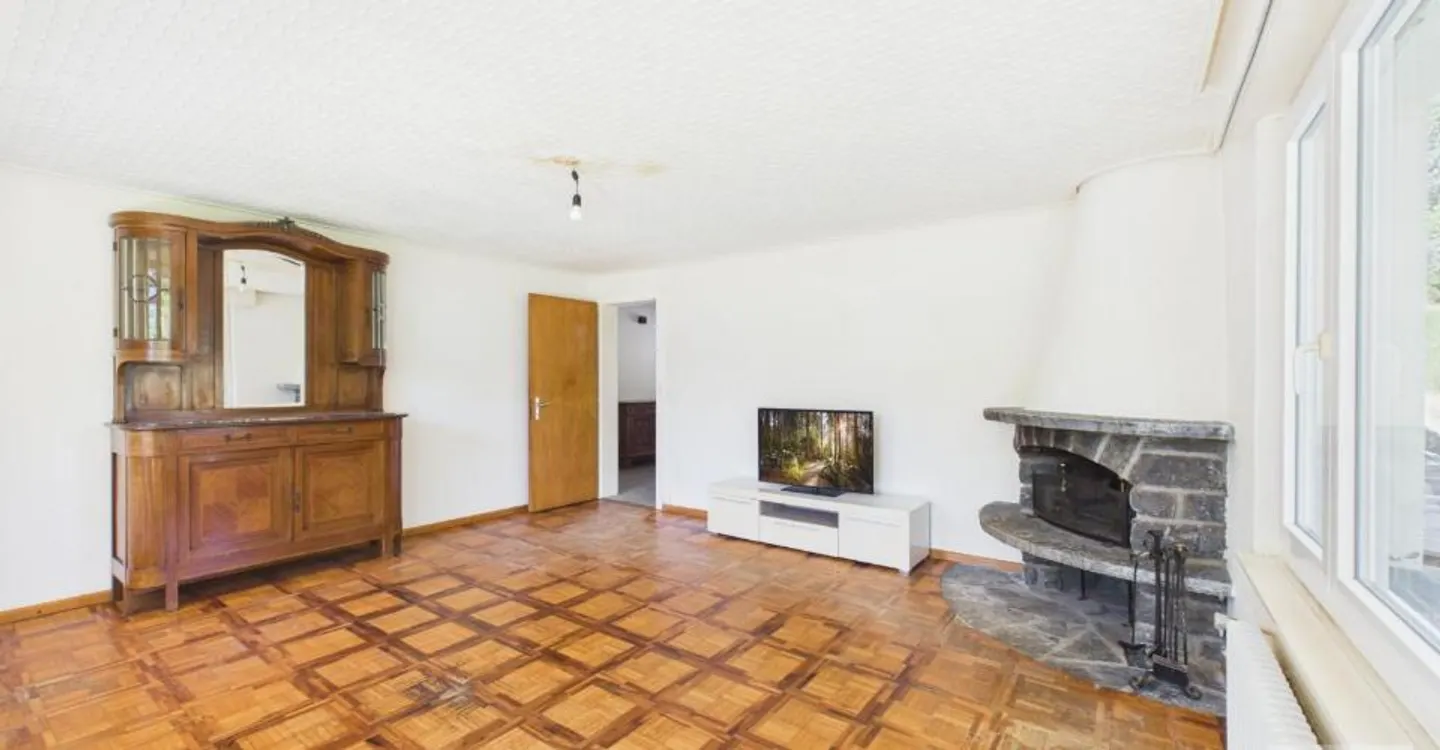 Spacious House with Scenic Views - Photo 6 of 12
