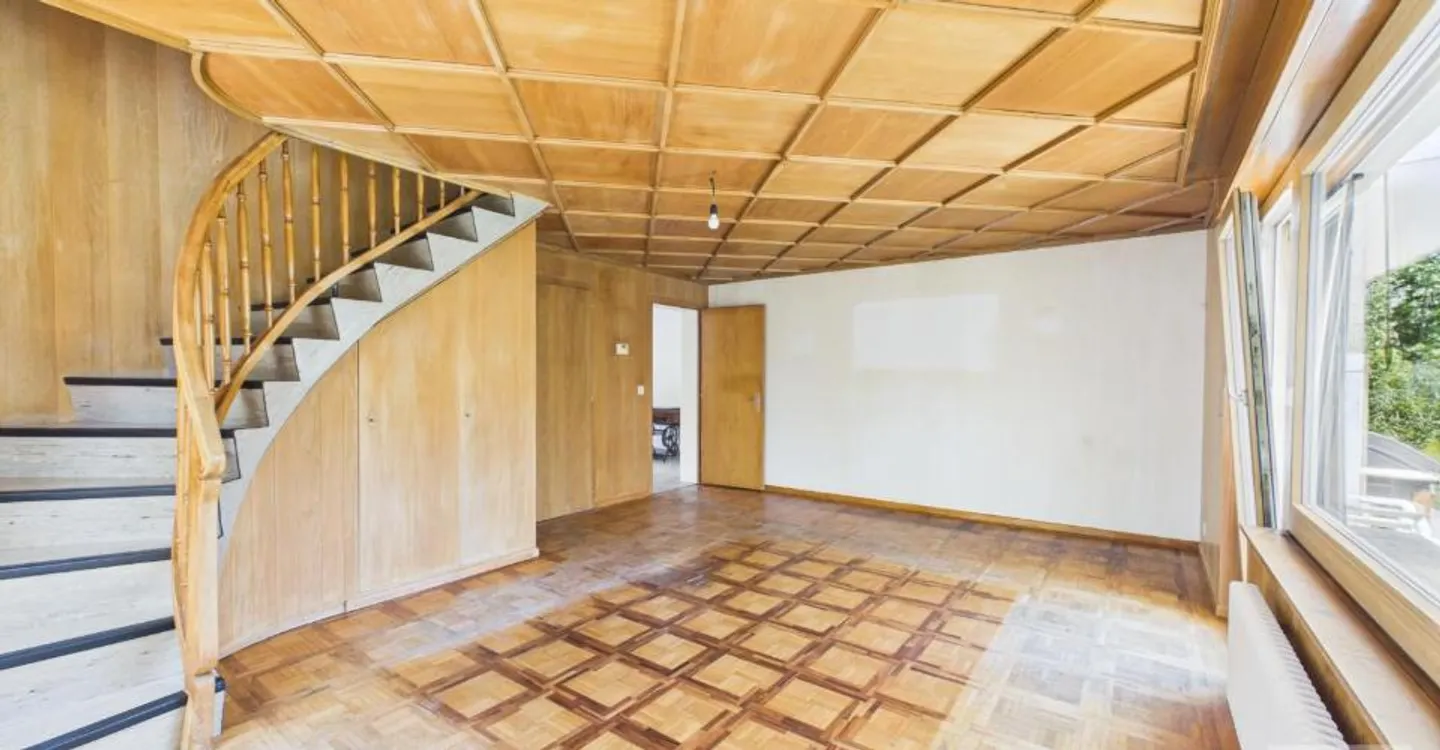 Spacious House with Scenic Views - Photo 9 of 12