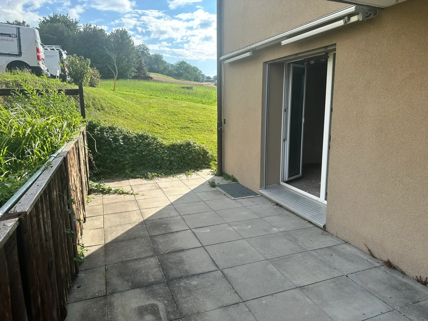 Unique! Vuisternens-en-Ogoz 3.5 Rooms Newly Renovated + 431 m2 Garden - Photo 2 of 6