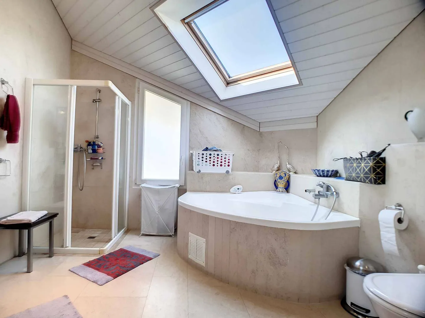 Außergewöhnliche Villa: zwei angrenzende Wohnungen an der ISL - Foto 10 von 13