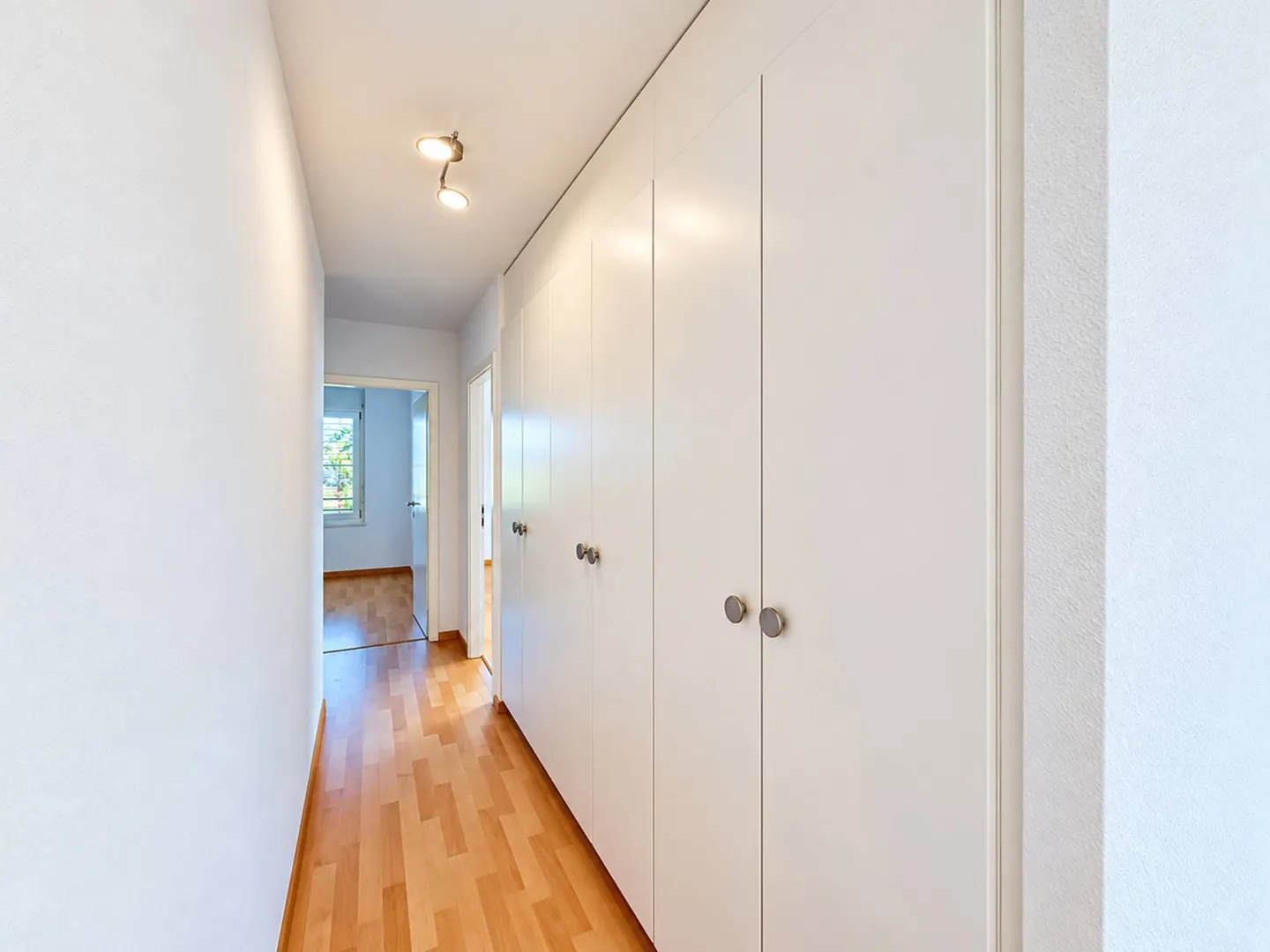 Bright 4.5 Room Apartment - Photo 5 of 13