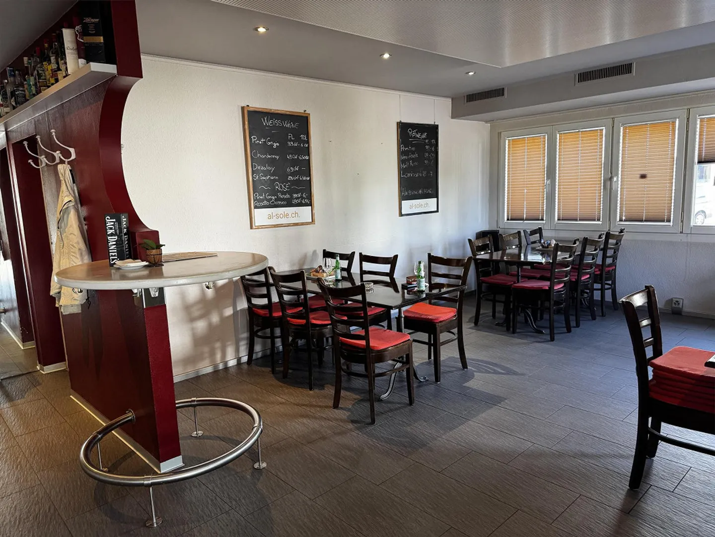 Superbe lieu pour restaurant ou snack-bar/entreprise - Photo 6 sur 11
