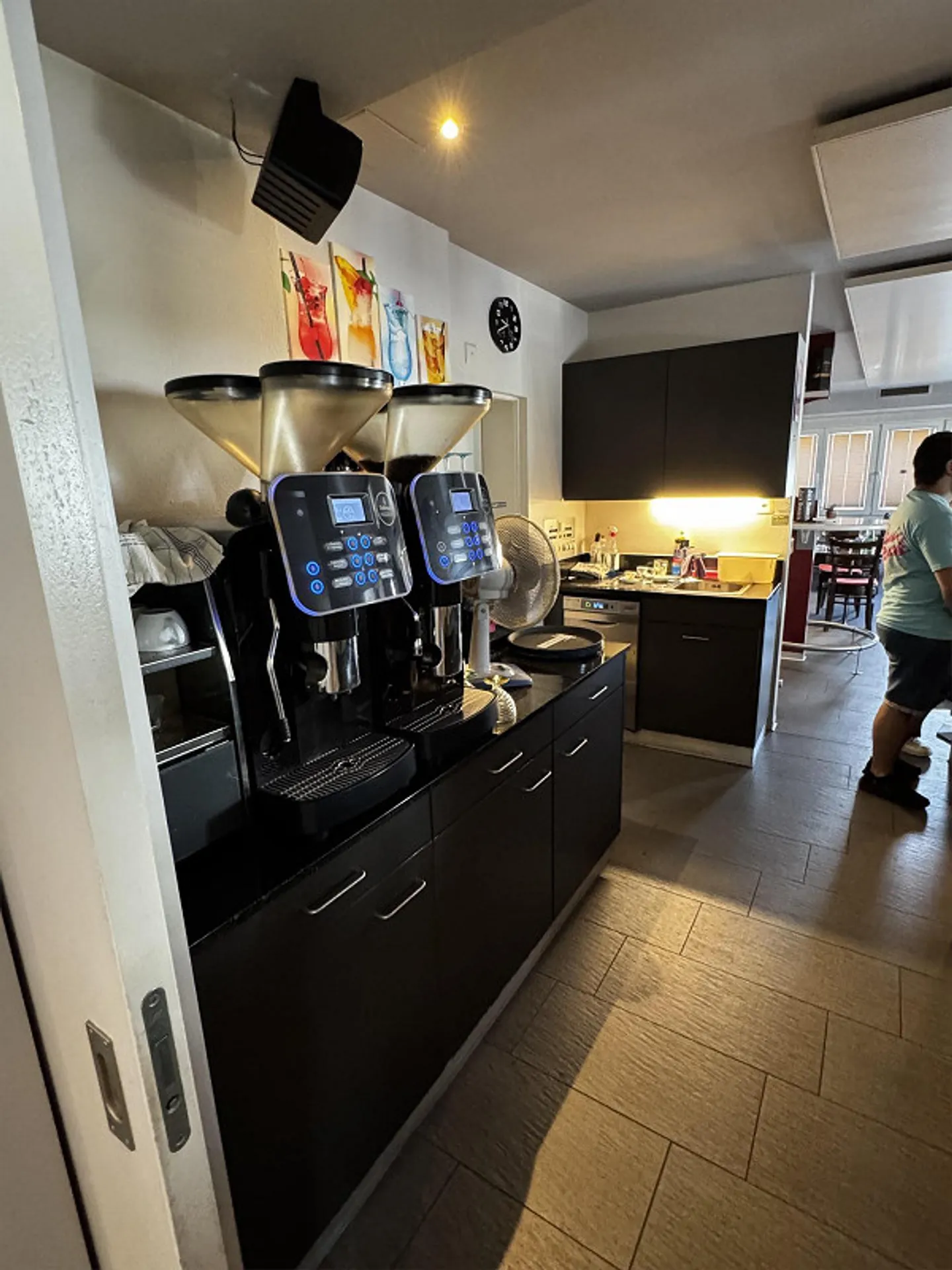 Superbe lieu pour restaurant ou snack-bar/entreprise - Photo 8 sur 11