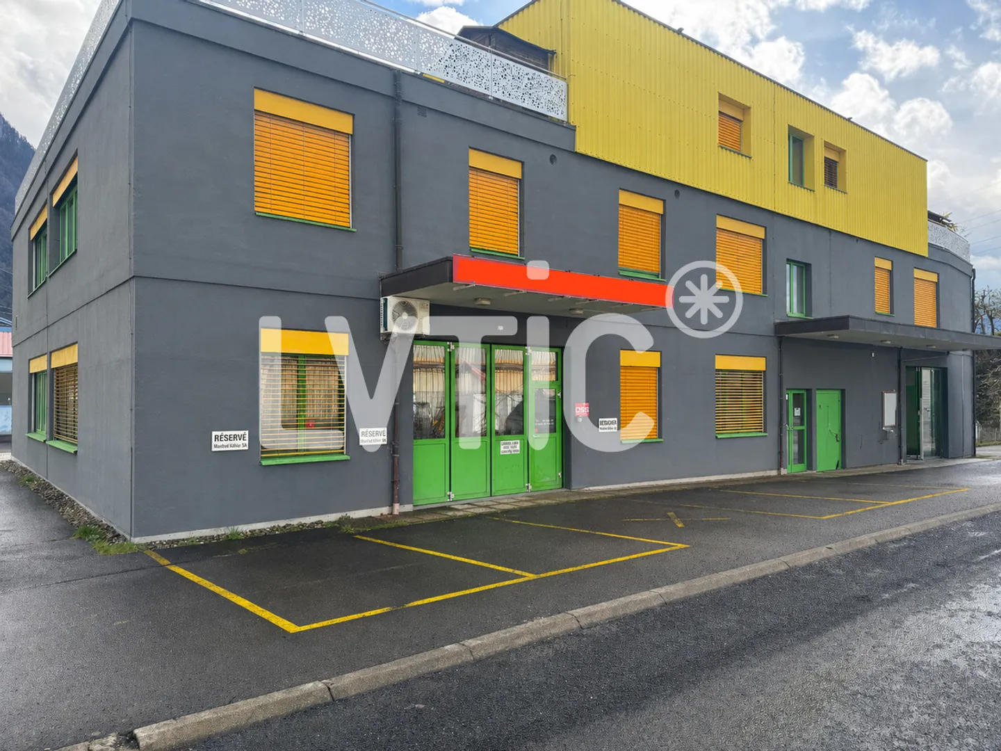 Workshop, storage of 290 m2 for rent in Villeneuve - Photo 5 of 8