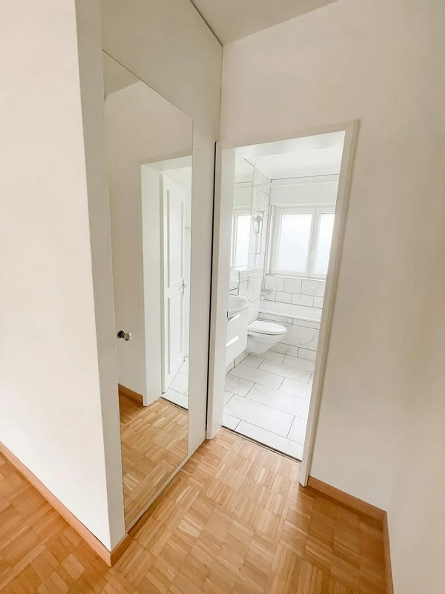 Appartamento moderno di 2,5 stanze con stile - Foto 3 di 11