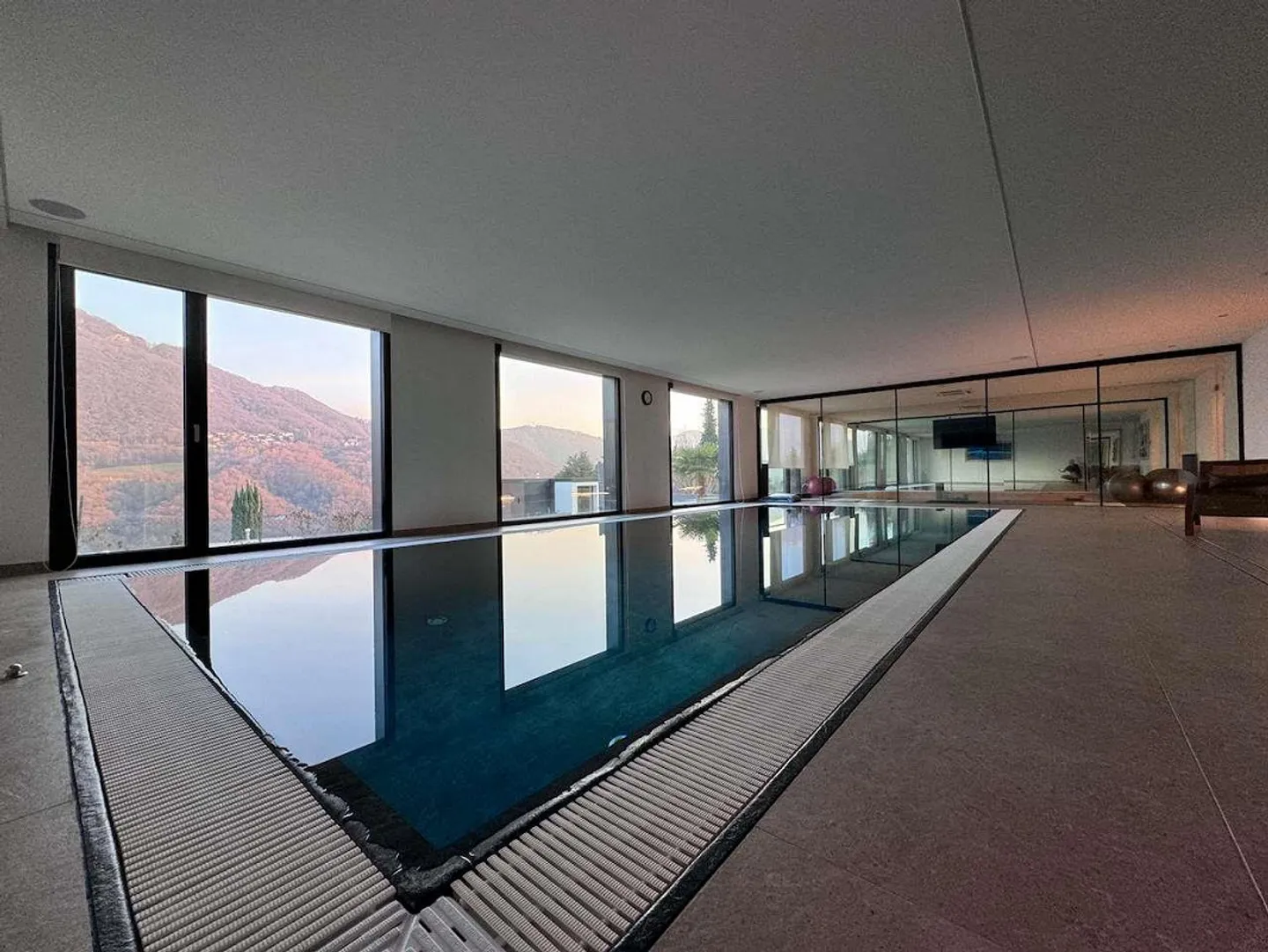 Villa ultramoderna vicino a TASIS - Foto 8 di 13