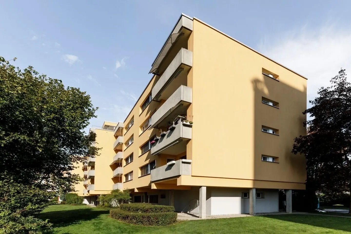 Appartamento spazioso con vista montagna - Foto 2 di 9