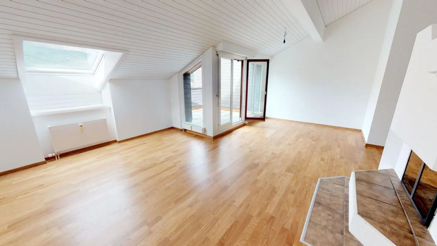 Charmante Dachgeschosswohnung in Werdenberg - Foto 3 von 12