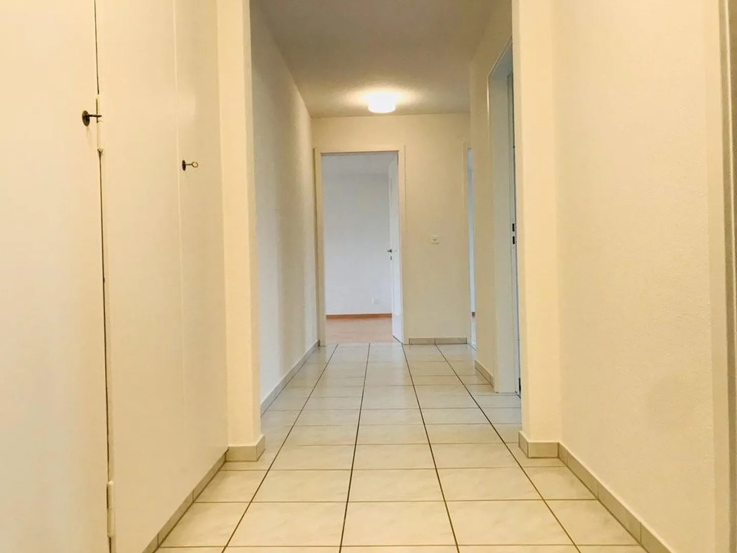 Pretty attic apartment - Photo 5 of 8