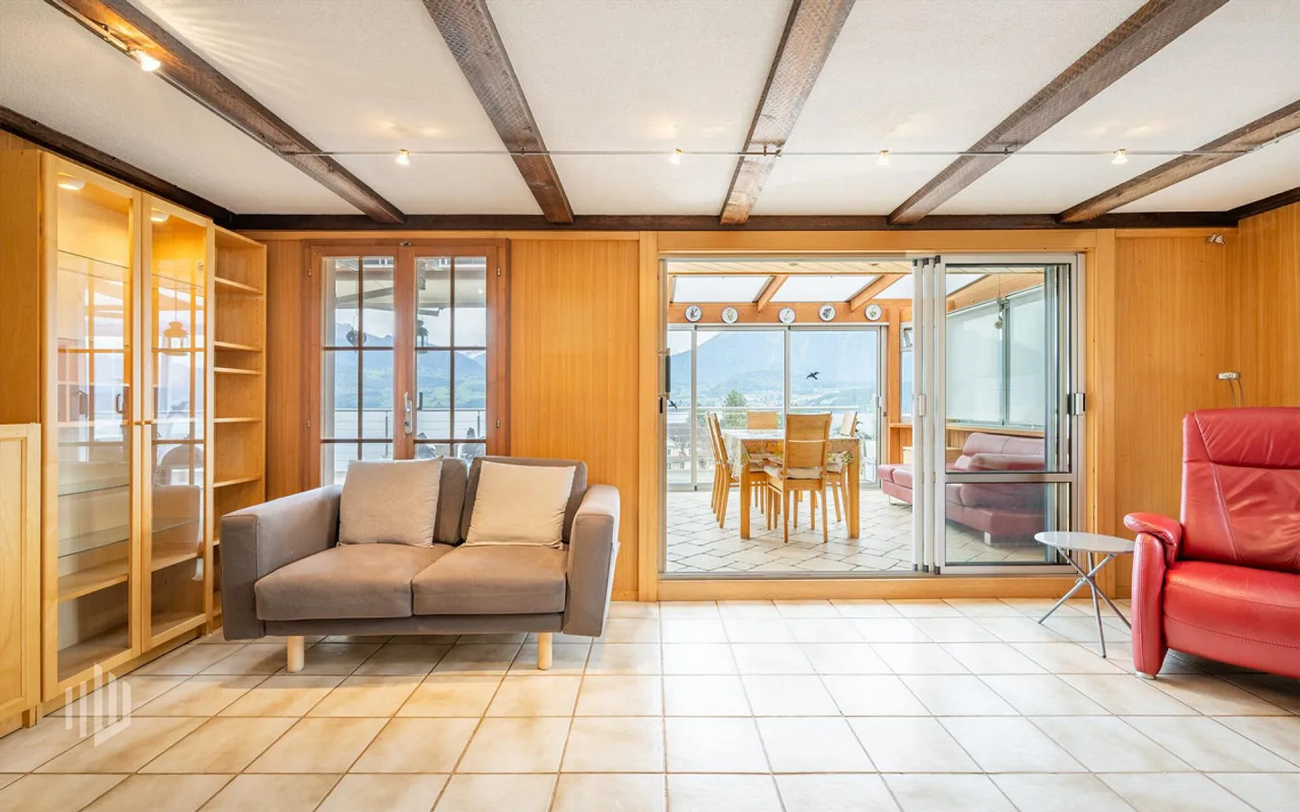 ImmoWyss - Casa trifamiliare affascinante con vista incomparabile - Foto 3 di 8