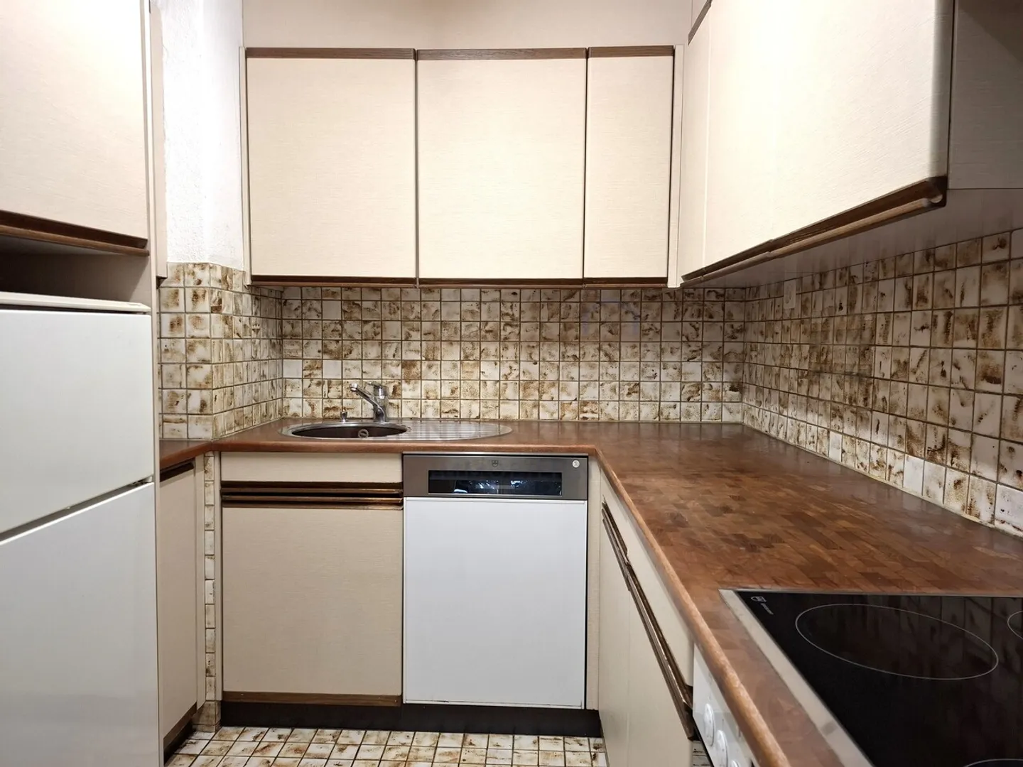Casa unifamiliare di 5 stanze - Vita tranquilla in una posizione centrale - Foto 3 di 13