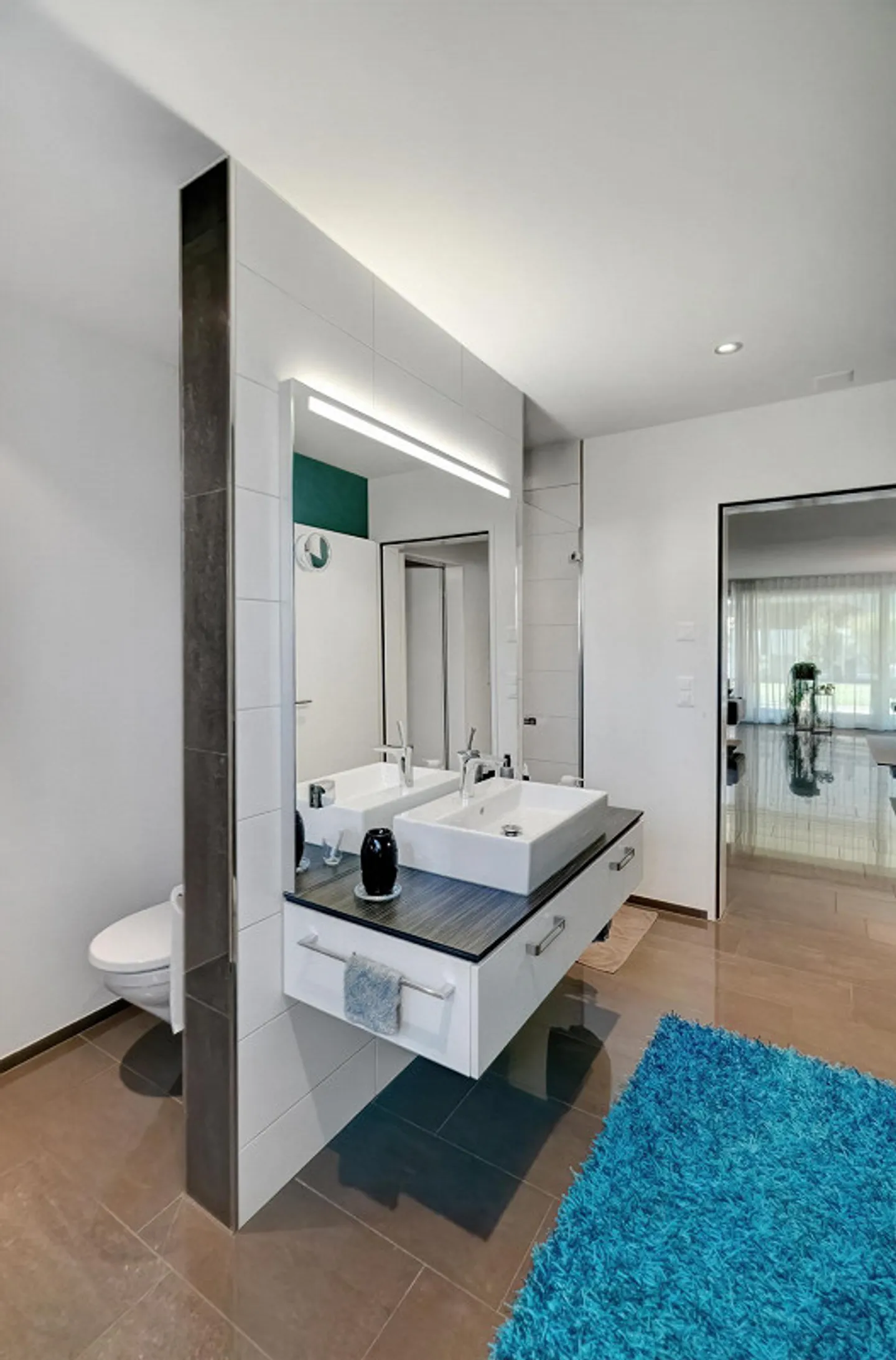 Attractive Ground Floor Apartment with Large Garden (approx. 300 m2) - Photo 9 of 15
