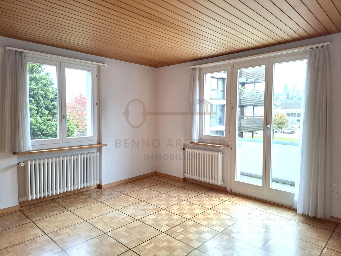 Casa unifamiliare di 5 stanze - Vita tranquilla in una posizione centrale - Foto 4 di 13