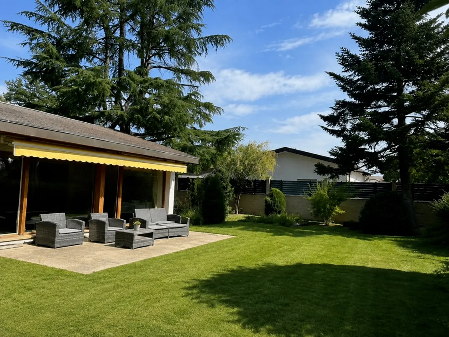 Maison individuelle à vendre - Photo 1 sur 8