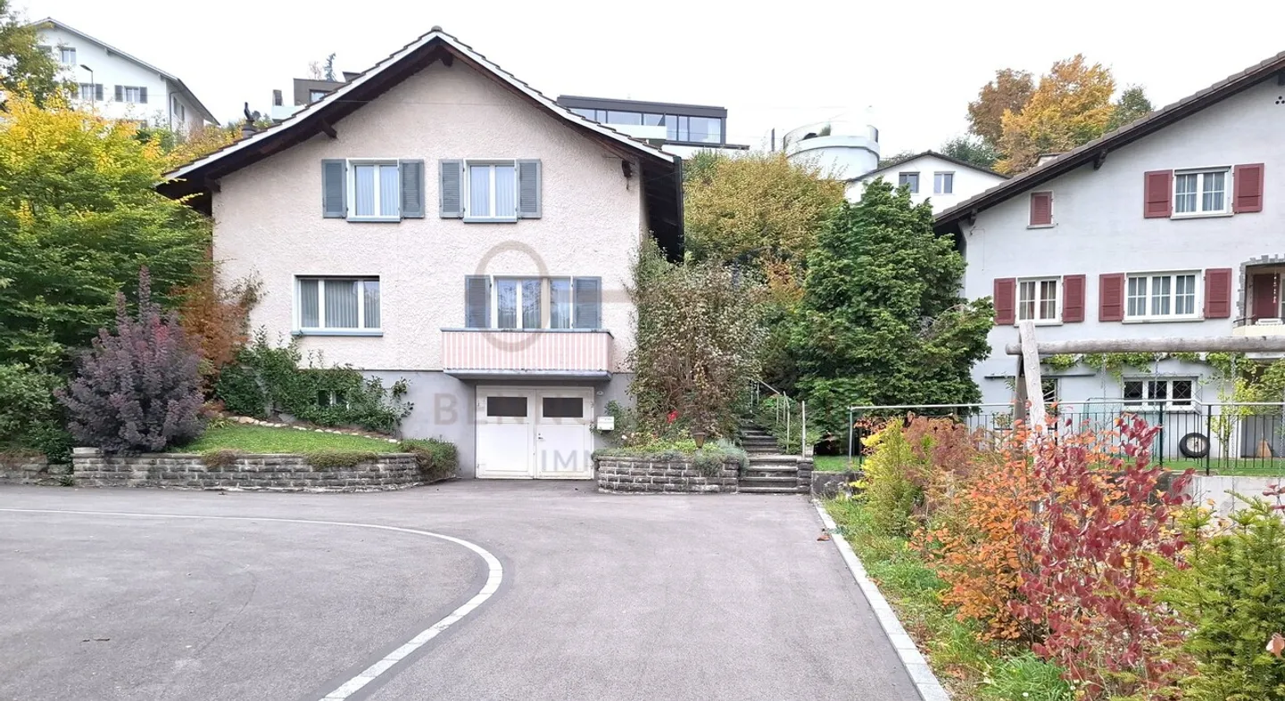 Casa unifamiliare di 5 stanze - Vita tranquilla in una posizione centrale - Foto 1 di 13