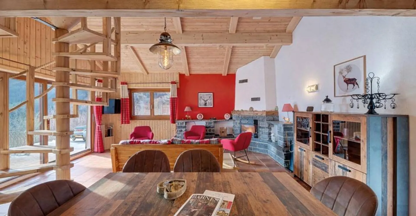 Chalet with authentic charm - fully renovated - Photo 3 of 10