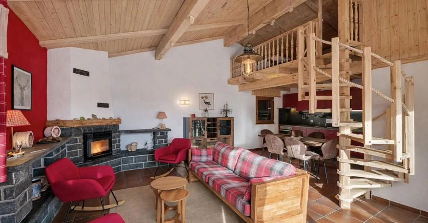 Chalet with authentic charm - fully renovated - Photo 1 of 10