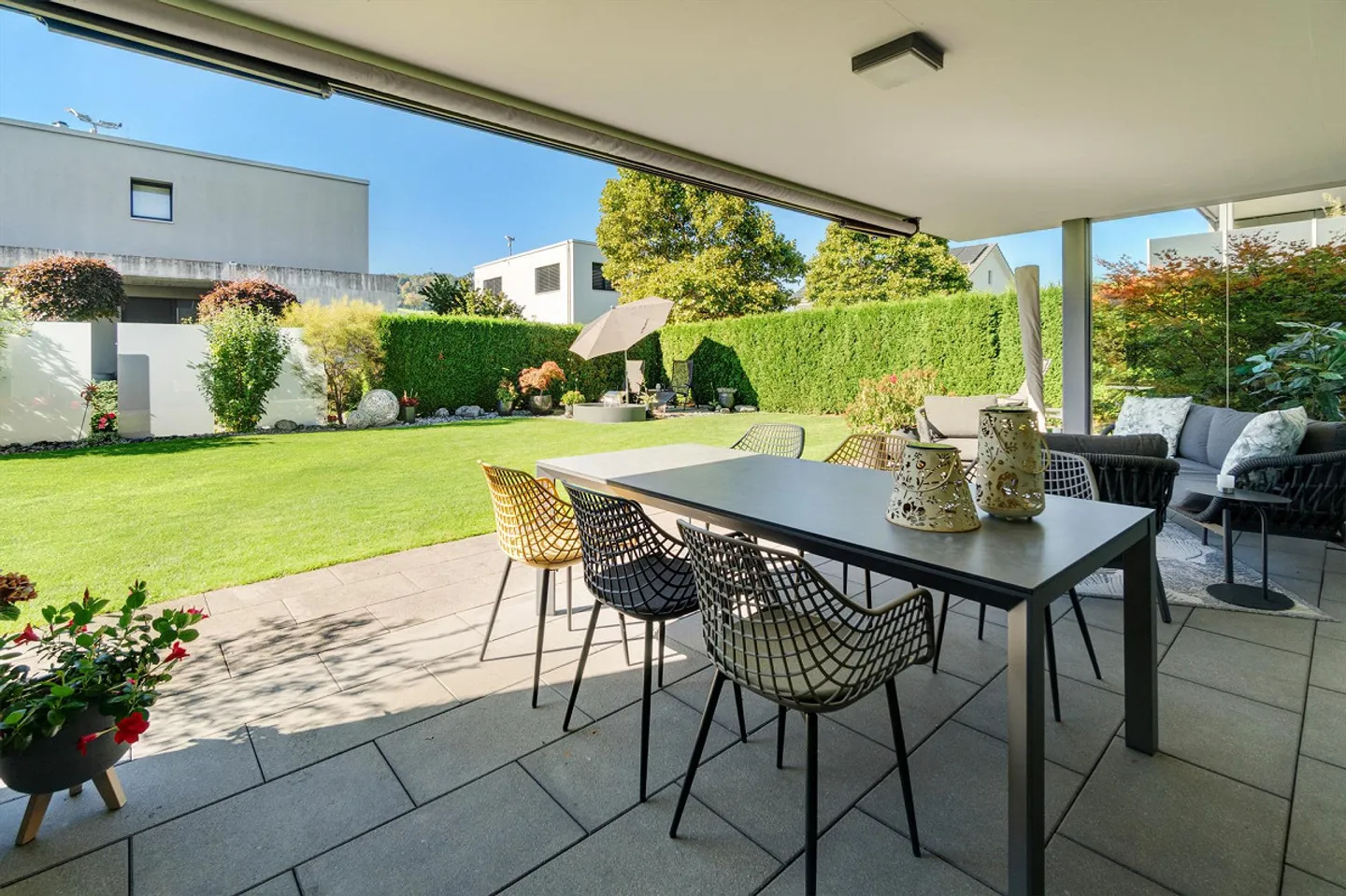 Attractive Ground Floor Apartment with Large Garden (approx. 300 m2) - Photo 12 of 15