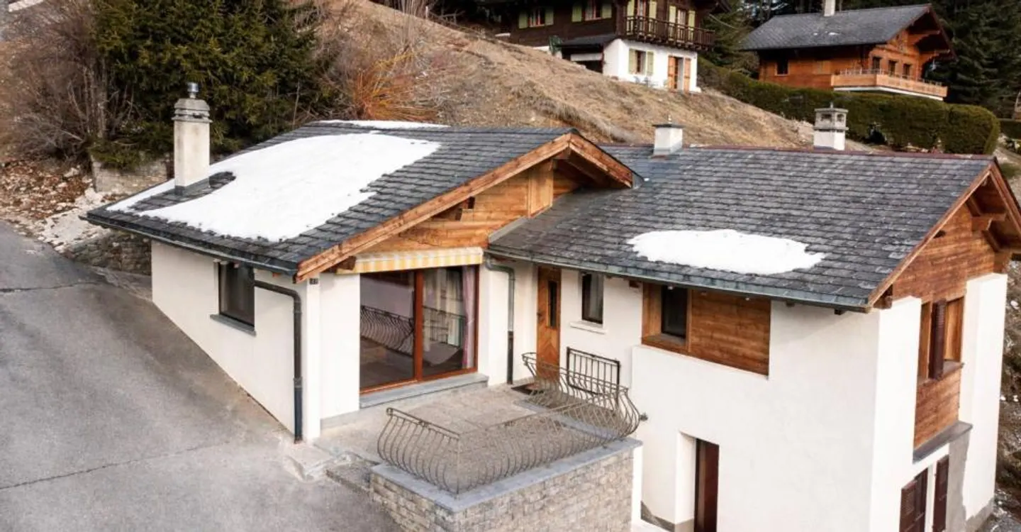 Chalet with authentic charm - fully renovated - Photo 8 of 10