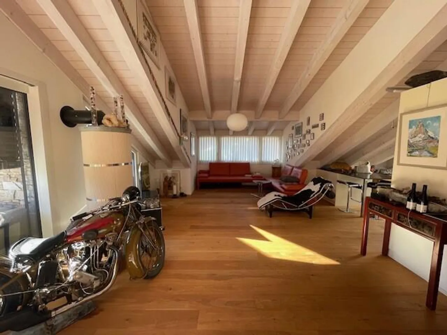 High Quality in the Attic with a View - Photo 9 of 11