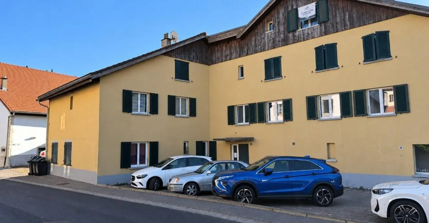 Spacious and bright 2.5 room ground floor apartment in Fontaines - Photo 1 of 7