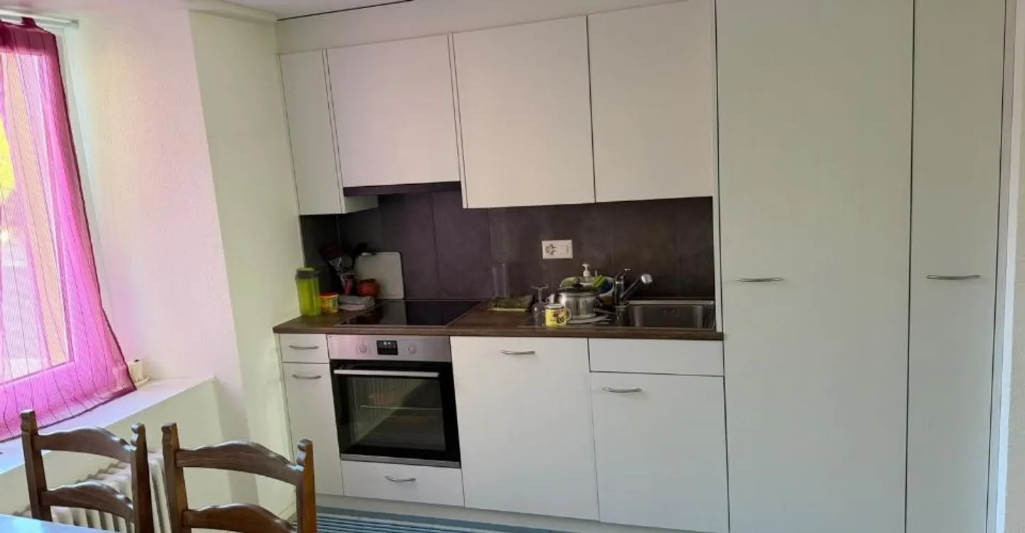 Spacious and bright 2.5 room ground floor apartment in Fontaines - Photo 2 of 7
